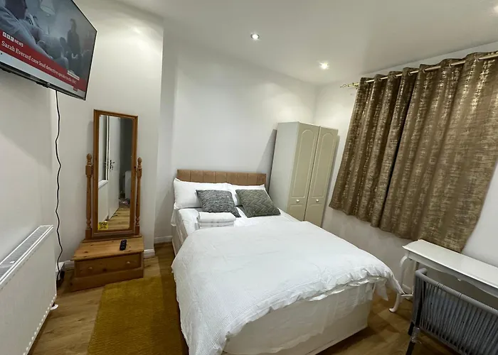 Beautiful Double Room With Free Wi-Fi And Free Parking