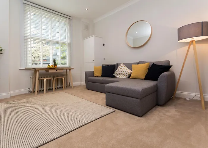 Vibrant 1Br Apt Wprivate Decked Garden, Fast Wifi