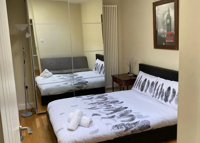 Spacious 3-Bed Apartment In Central London
