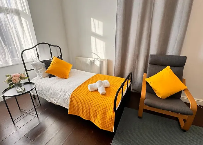 Acacia Flat 189 In Wembley
