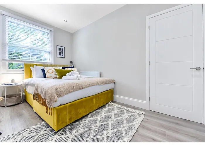 New And Modern Flat In London!