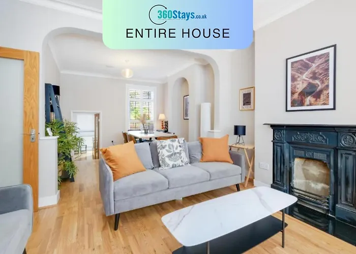 Luxury 3 Bedroom 2 Bathroom House, Fulham By 360Stays