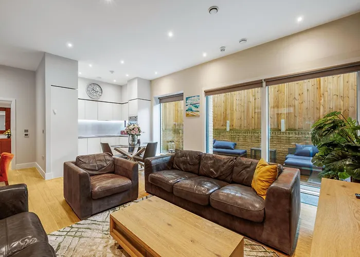 Large Modern One Bedroom Apartment