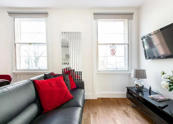 Stylish Flat In Heart Of London