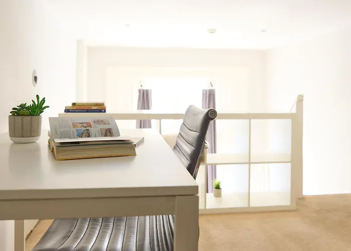 Charming 1-Bed Apartment In London