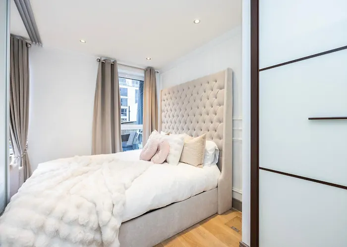 Chelsea Harbour Living