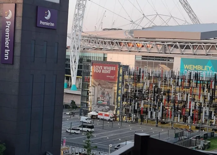 Wembley Stadium Comfort Stay Cosy Room With A View Concerts, Matches And More