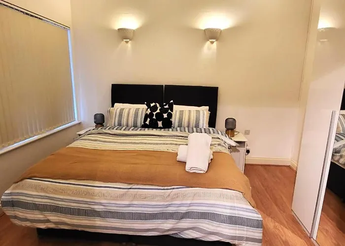 1 Bed, G-Floor Apt Close To O2, Excel And City Airport