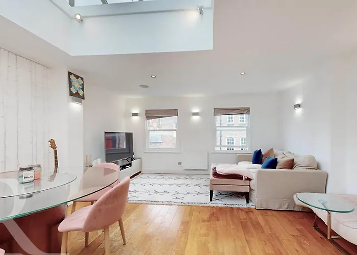 Luxury Corner - La Reserve Knightsbridge