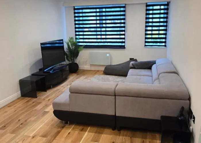 Cozy 2Br, In A Gated Building