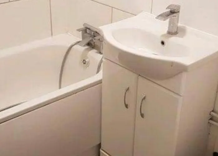 2- Room In Central London