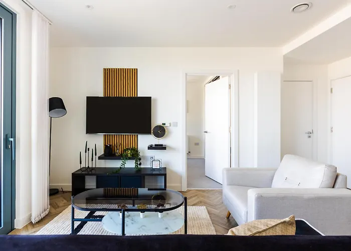 Luxury Apt Near Canary Wharf With Stunning Views