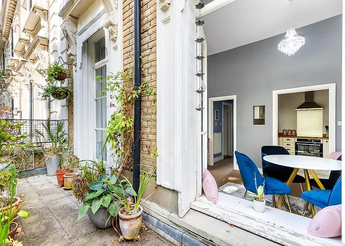 Chic 1 Bedroom Parkview Flat At Arundel Square