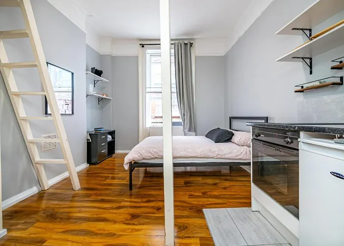 Private Room In Quirky Soho