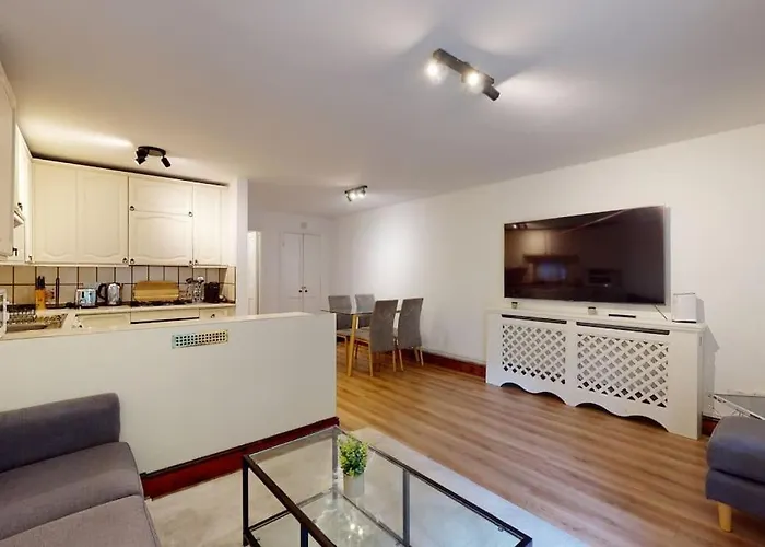 185 Lanark Properties