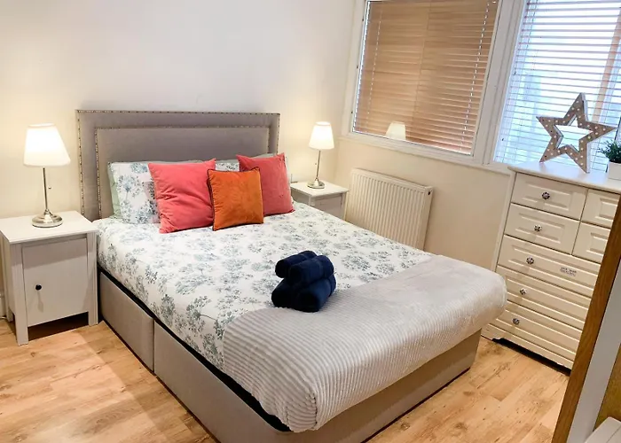 Lovely 1 Bedroom Flat In West Kensington Central London, Shepherd\'S Bush