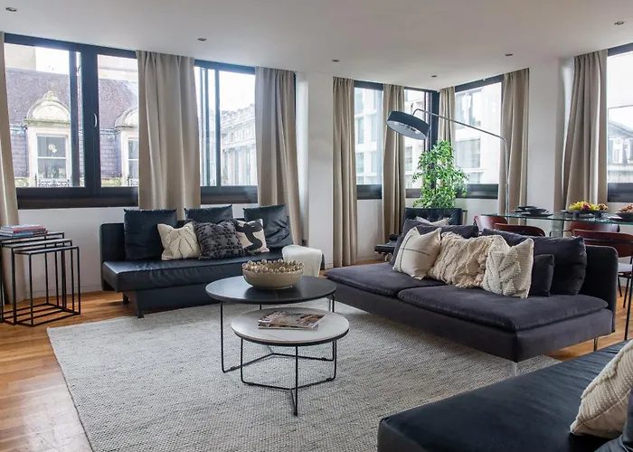 Huge Apartment On Oxford Street- Central London