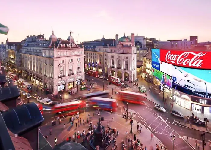 Sleep 6 Flat At Iconic Piccadilly Circus Vr6