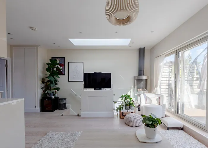 Airy & Modern 1Bd Flat In Maida Vale