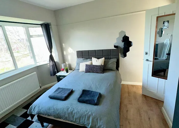 Smart And Chic 2 Bed Apartment