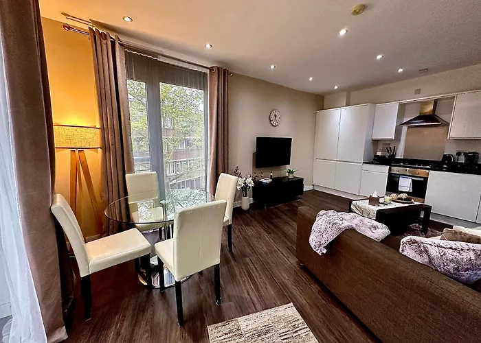 Central London Brand New Apartment