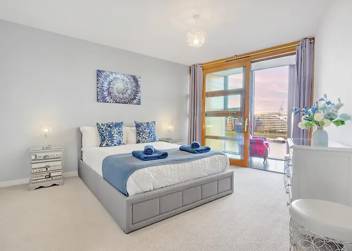 Cozy 1-Bed Flat With Gym Access & Charming Vibe