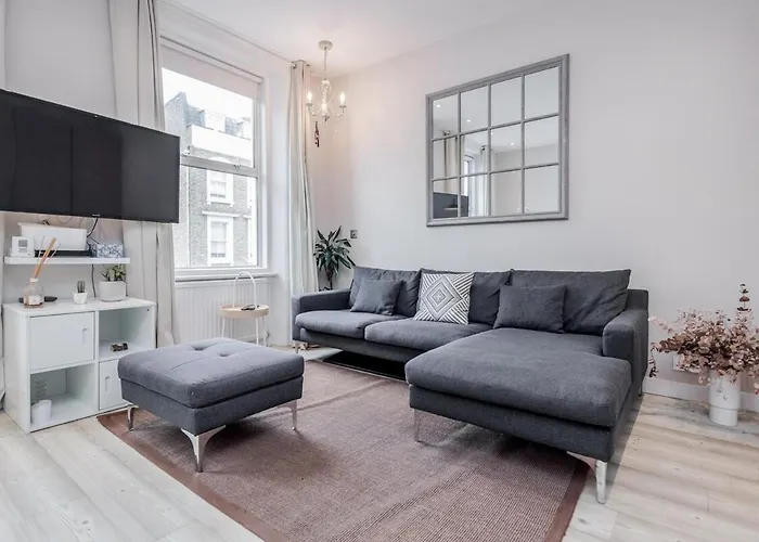 Bright 2-Bedroom Flat In Chelsea
