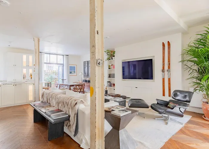 Impeccably Curated 2Bd Home South East London