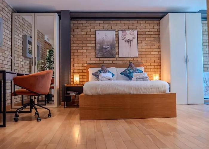 Spacious, Industrial, Zone 1, 2 Bed Central London