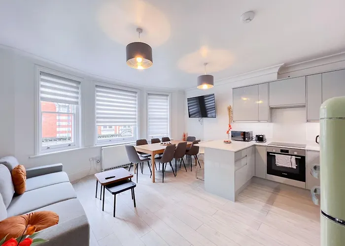 3-Bed Apartment In The Heart Of Fitzrovia