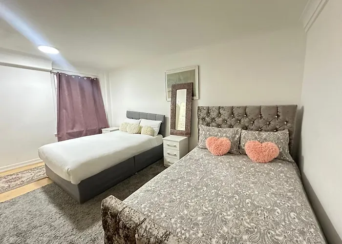 Beautiful Two Bedroom Apartment Edgware Road