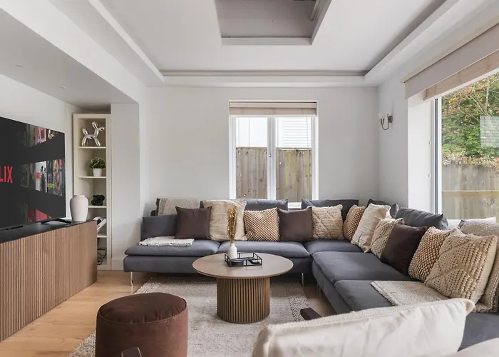 Stunning 3Bd With Garden & Free Parking