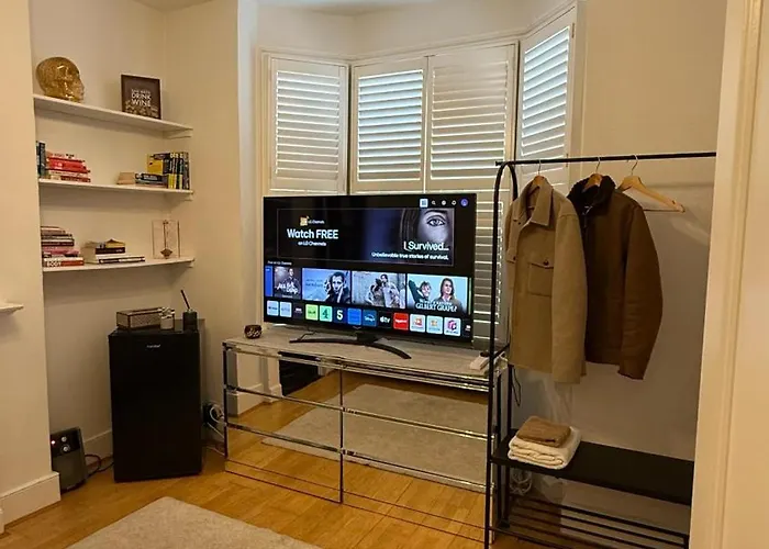 Cozy 1-Bedroom Retreat In The Heart Of London - Clapham Junction