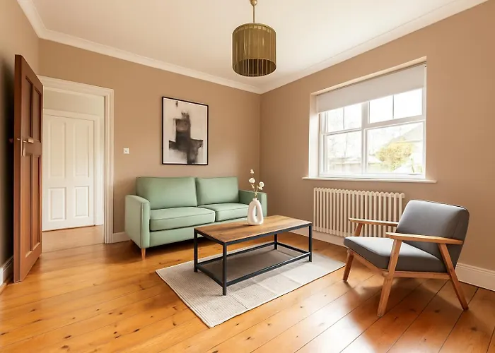 Spacious 3 Bed Flat Putney
