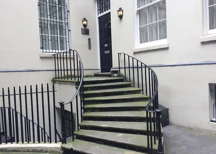 Suffolk Lane Apartment By Bridgestreet
