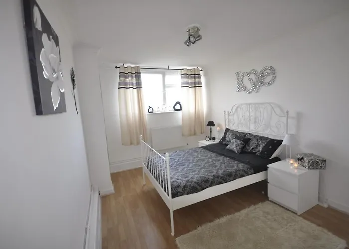 Cropley Guest Apartment
