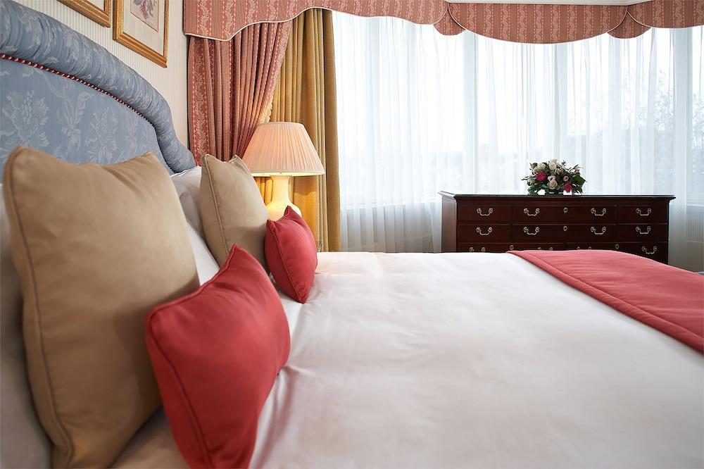 Cheval Thorney Court At Hyde Park 5*
