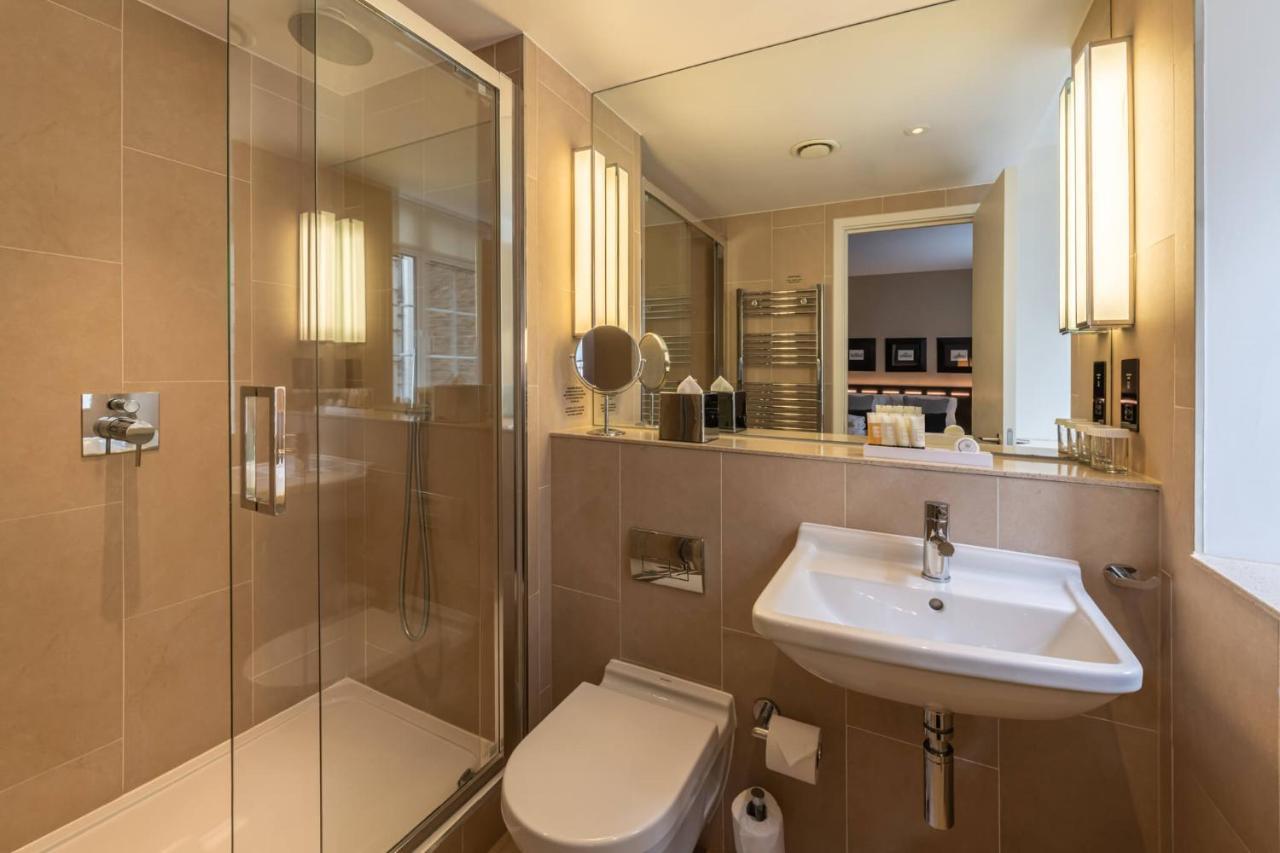 The Resident Victoria 4* London