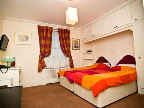 Maranton House Hotel