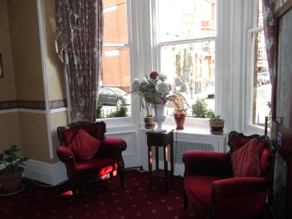 Maranton House Hotel 3*