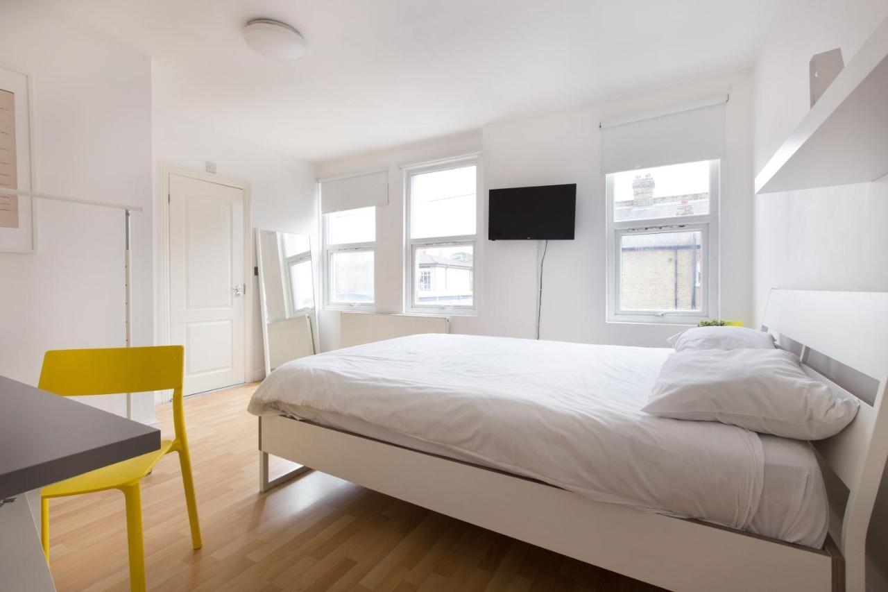Tooting Broadway & By Primecityhosts Guest house