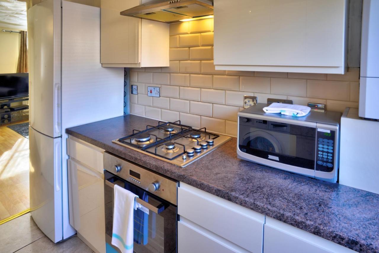 Feriehus Modern & Spacious - Walk To Excel- Parking *