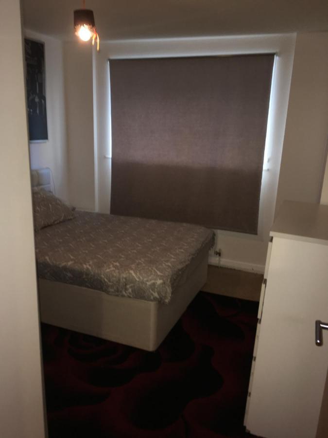 1 Bed Near Canary Wharf Centre Lägenhet London