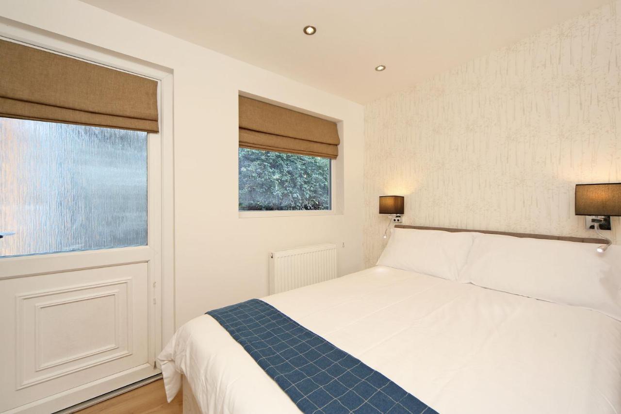 Fully Refurbished Flat, 2 Bedrooms, 2 Bath, Garden Lägenhet *