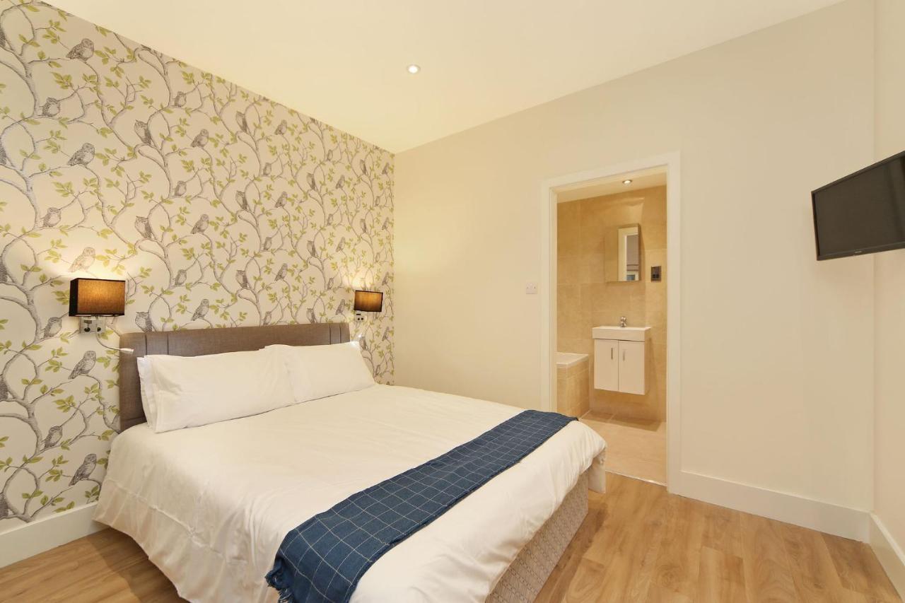 Apartment Fully Refurbished Flat, 2 Bedrooms, 2 Bath, Garden