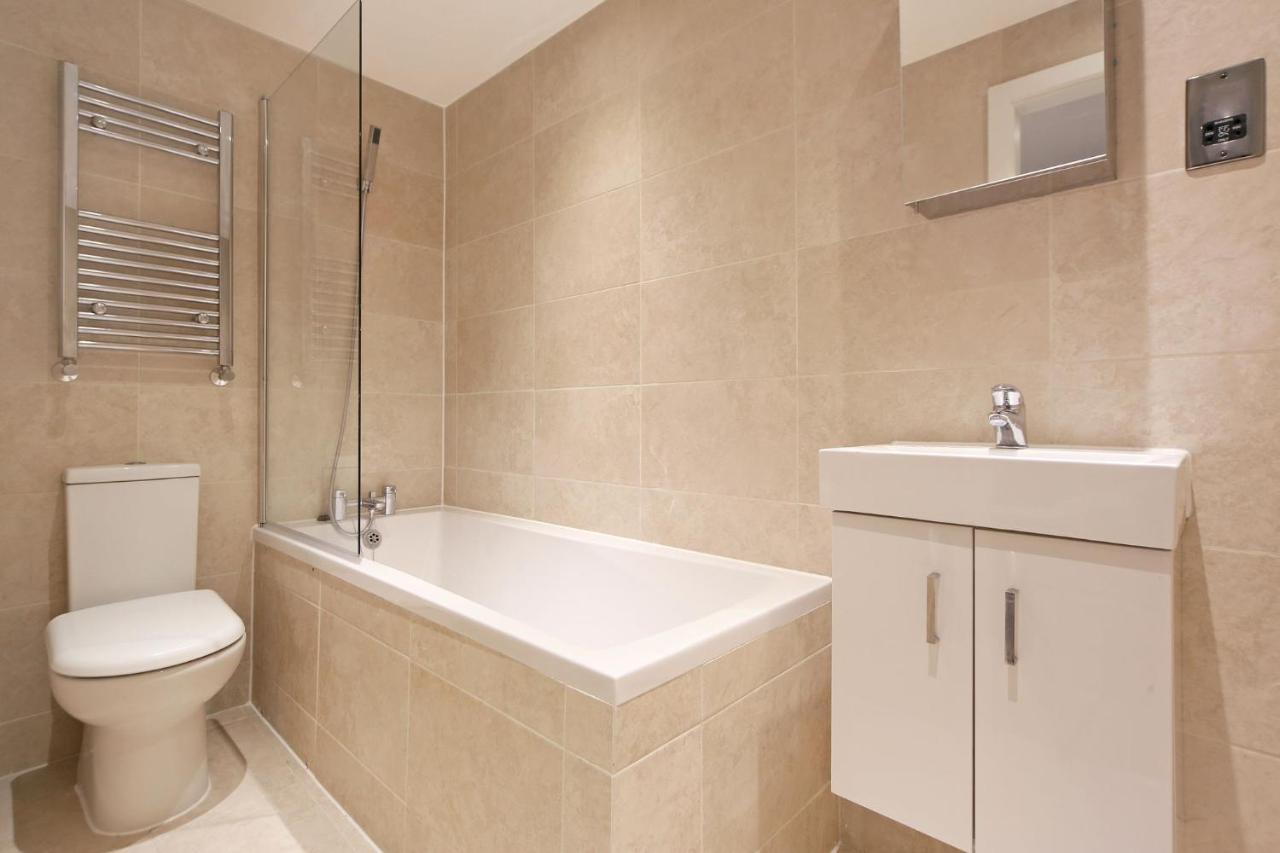 Fully Refurbished Flat, 2 Bedrooms, 2 Bath, Garden * London
