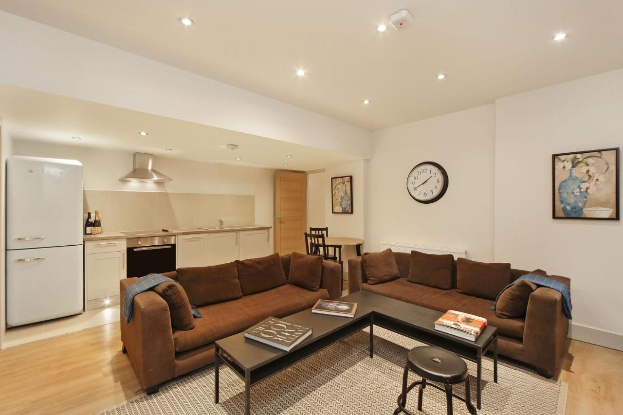 Apartment Fully Refurbished Flat, 2 Bedrooms, 2 Bath, Garden