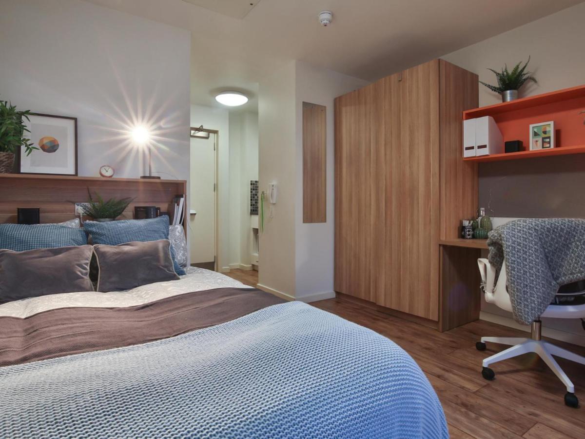 A Studio Minutes Away From The Second Largest Stadium In Europe, Wembley Stadium At Sterling Court Lägenhet London