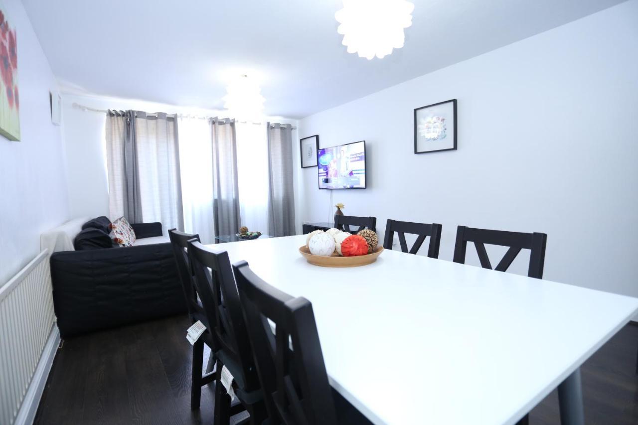 Beautiful 3 Beds House West Thamesmead London Semesterbostad London