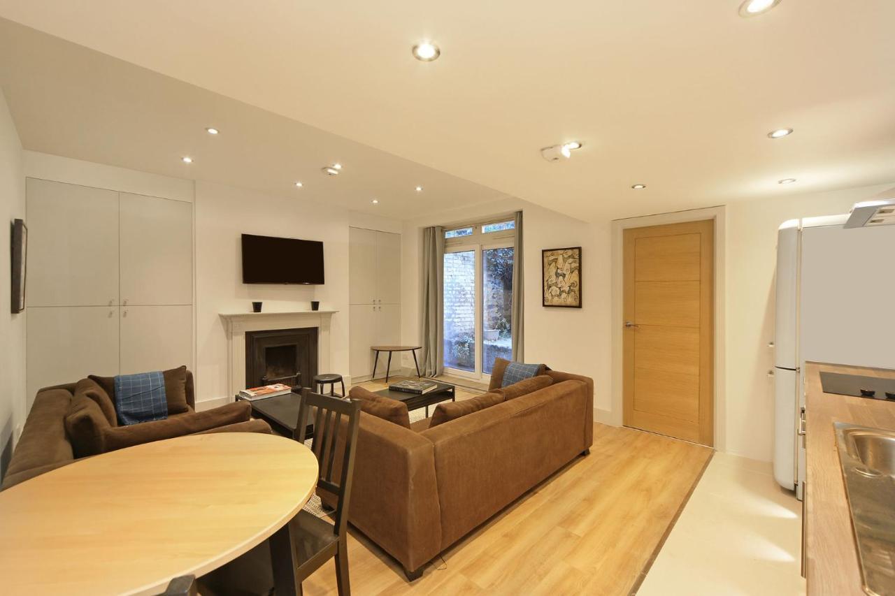 Fully Refurbished Flat, 2 Bedrooms, 2 Bath, Garden Apartment